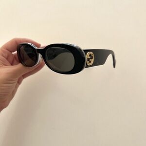 Gucci Oval Sunglassea